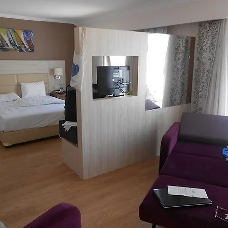 Prenses Hotell Side